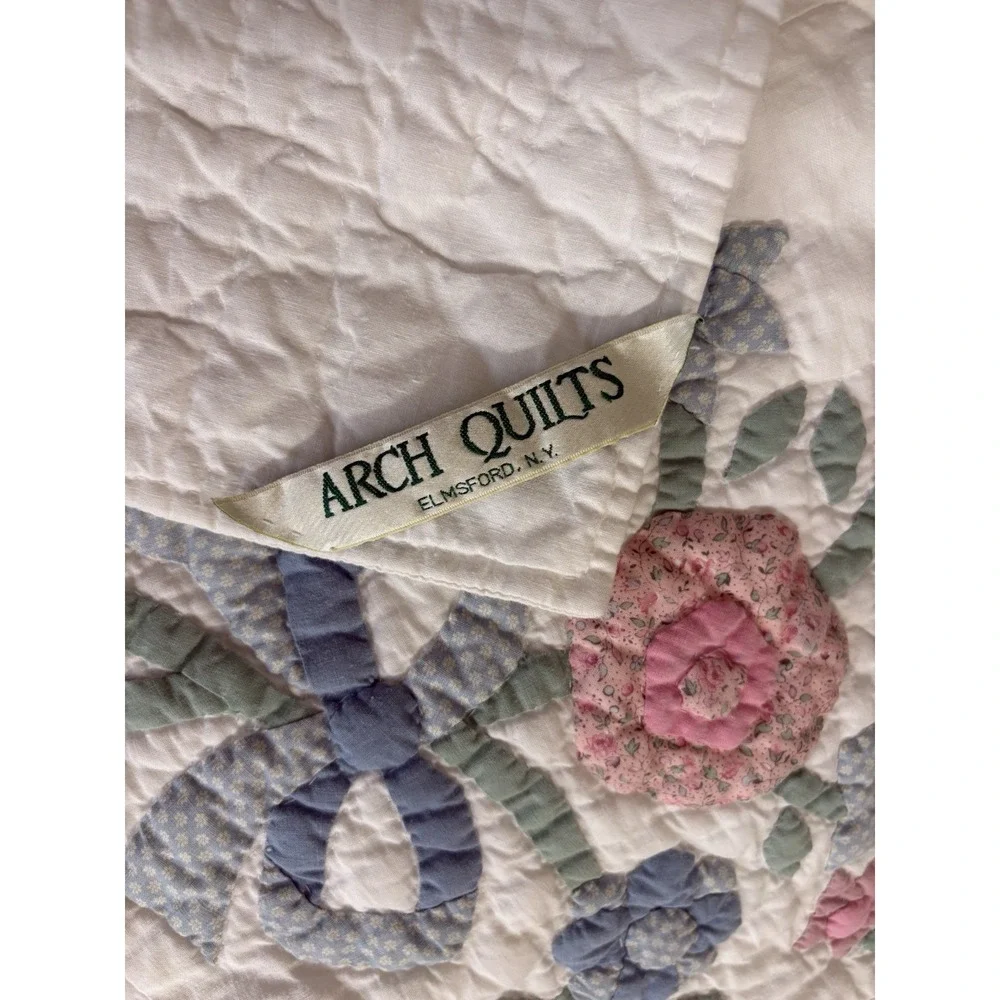 Vintage‎ Arch Cotton Handmade Appliqued Floral Quilt Pastel Colors Twin Cottage